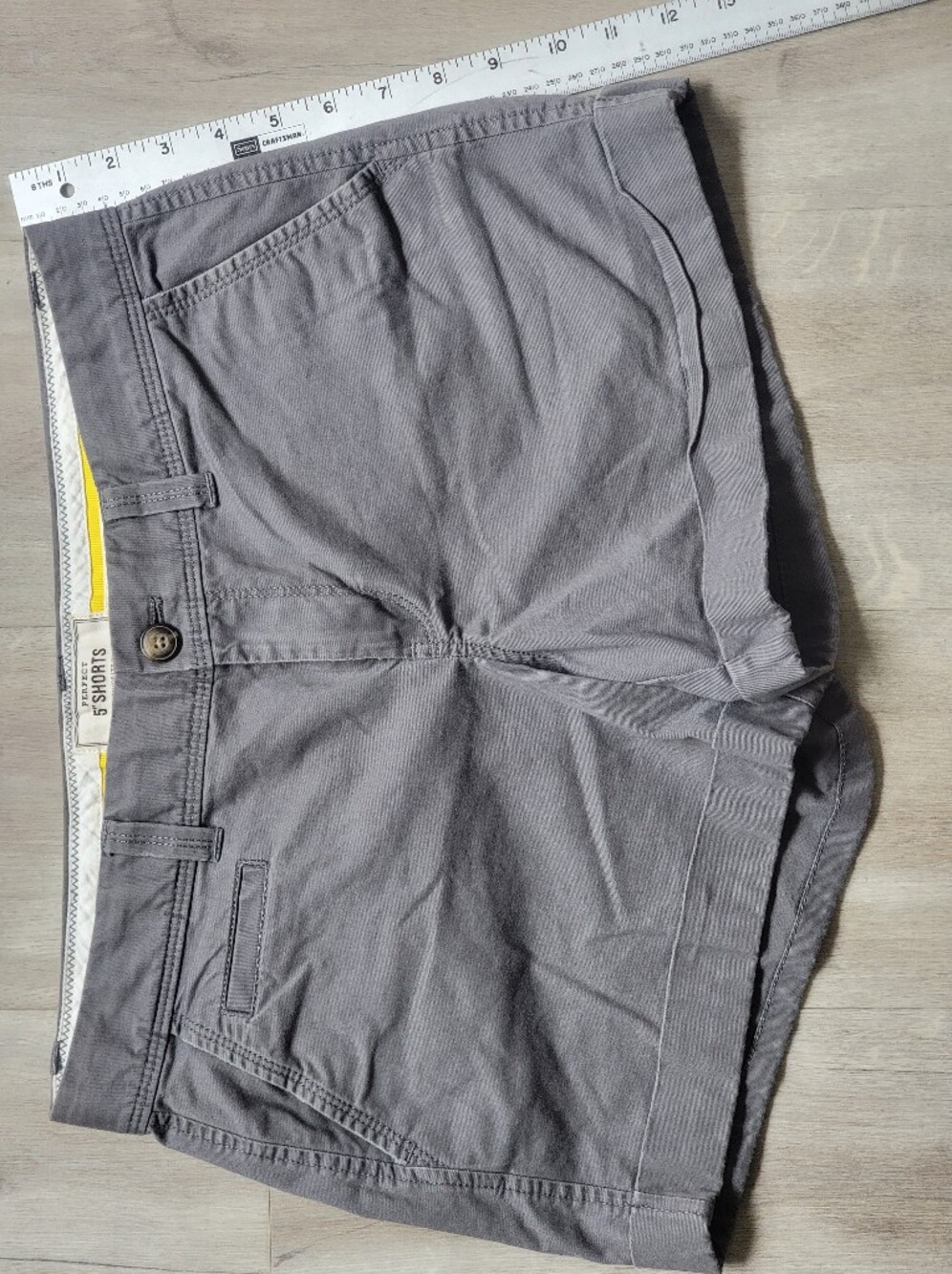 Low-Rise Old Navy Favorite Khakis Perfect 5" Shorts